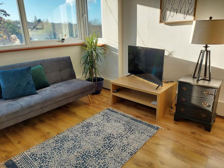 2 Bed Flat, Bounds Green, Piccadilly Line, London N11 Dış mekan fotoğraf