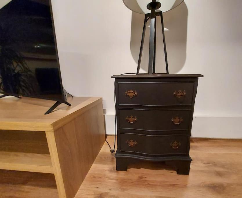 2 Bed Flat, Bounds Green, Piccadilly Line, London N11 Dış mekan fotoğraf