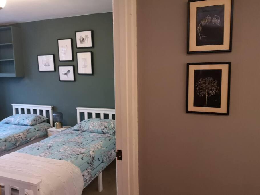 2 Bed Flat, Bounds Green, Piccadilly Line, London N11 Dış mekan fotoğraf